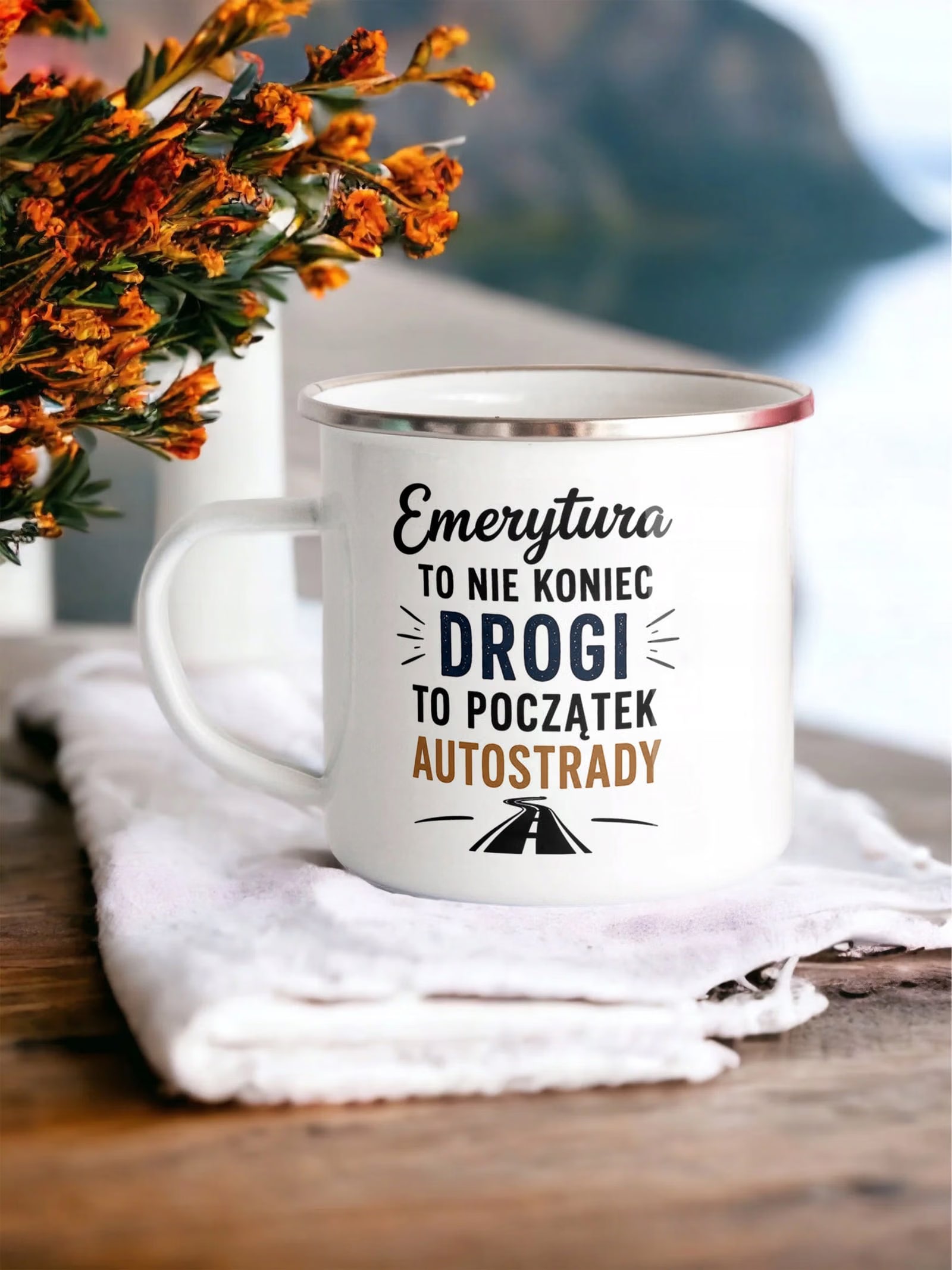 Kubek Emaliowany Emerytura Dla Emeryta z Nadrukiem Biały Metalowy Prezent