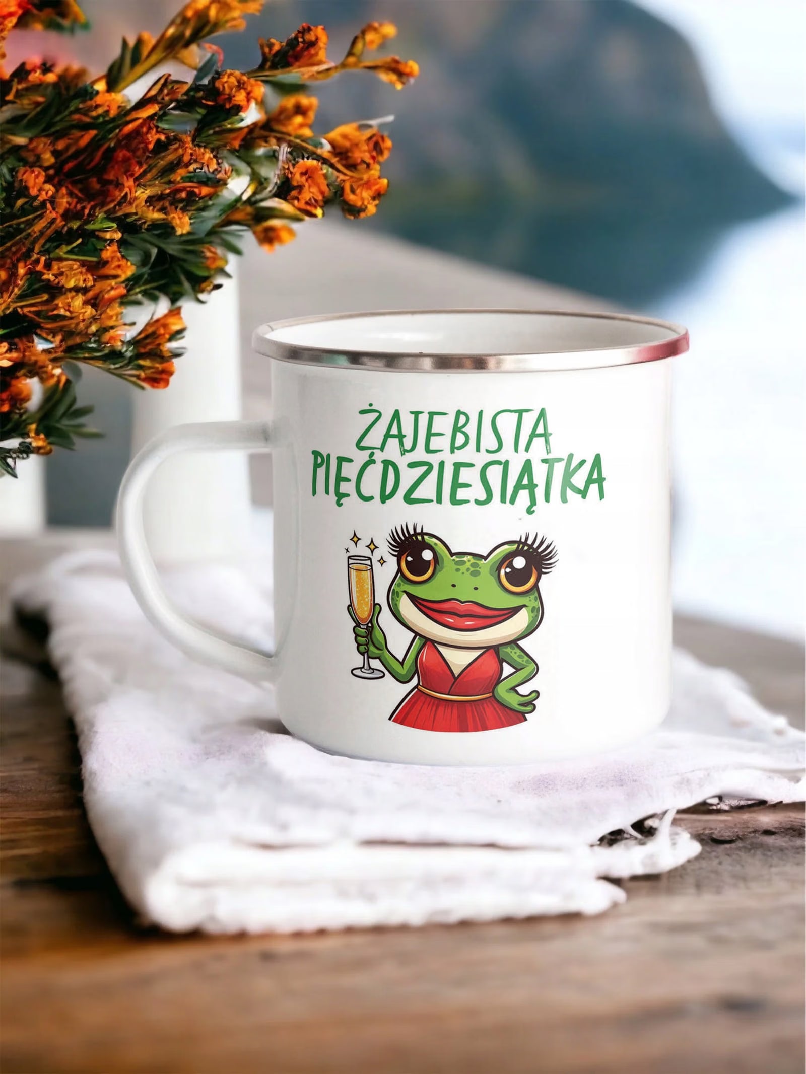 Kubek Emaliowany Żajebista 50 Dla Kobiety z Nadrukiem Biały Metalowy