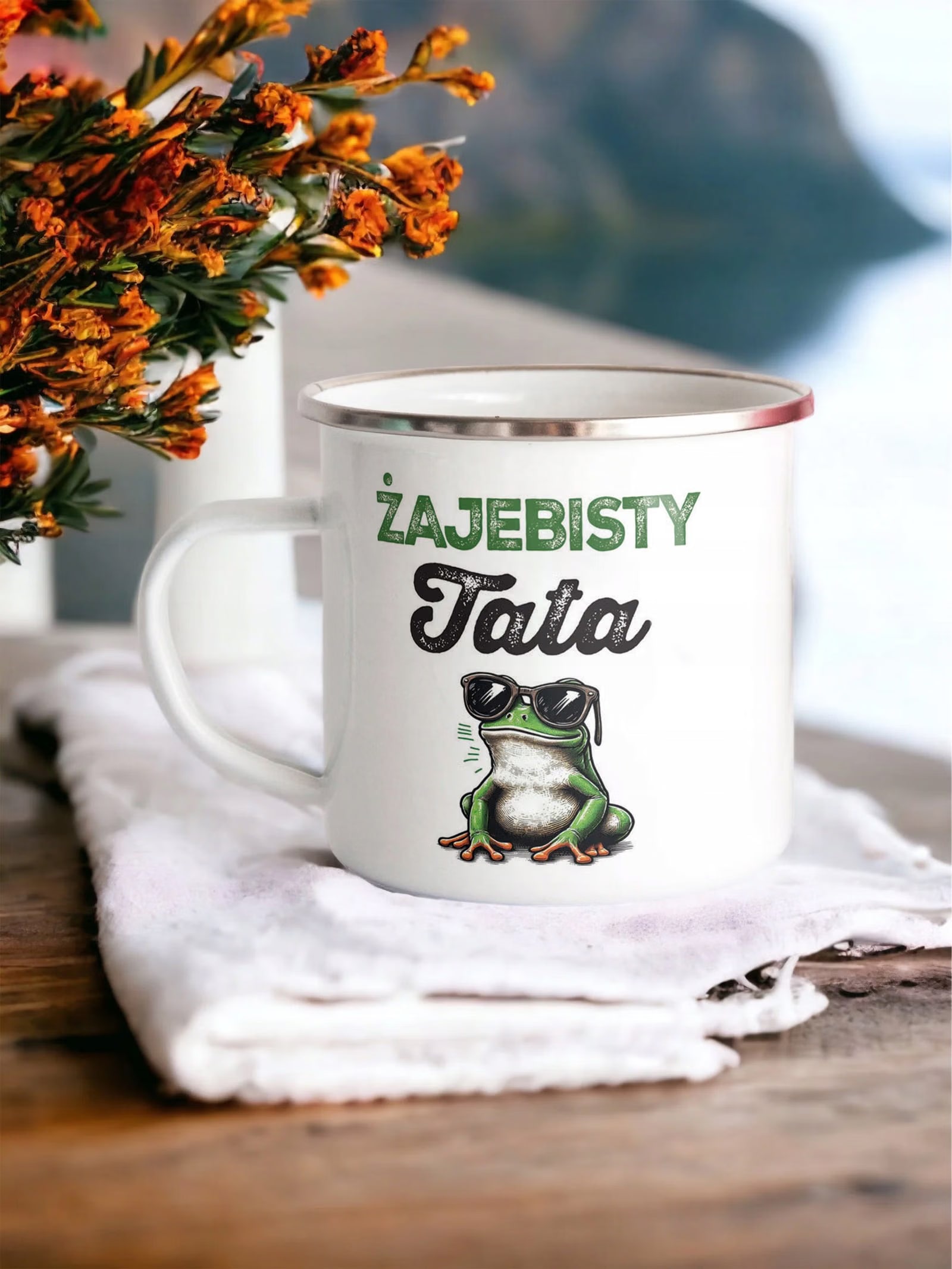 Kubek Emaliowany Dzień Ojca Dla Taty Żajebisty z Nadrukiem Biały Metalowy