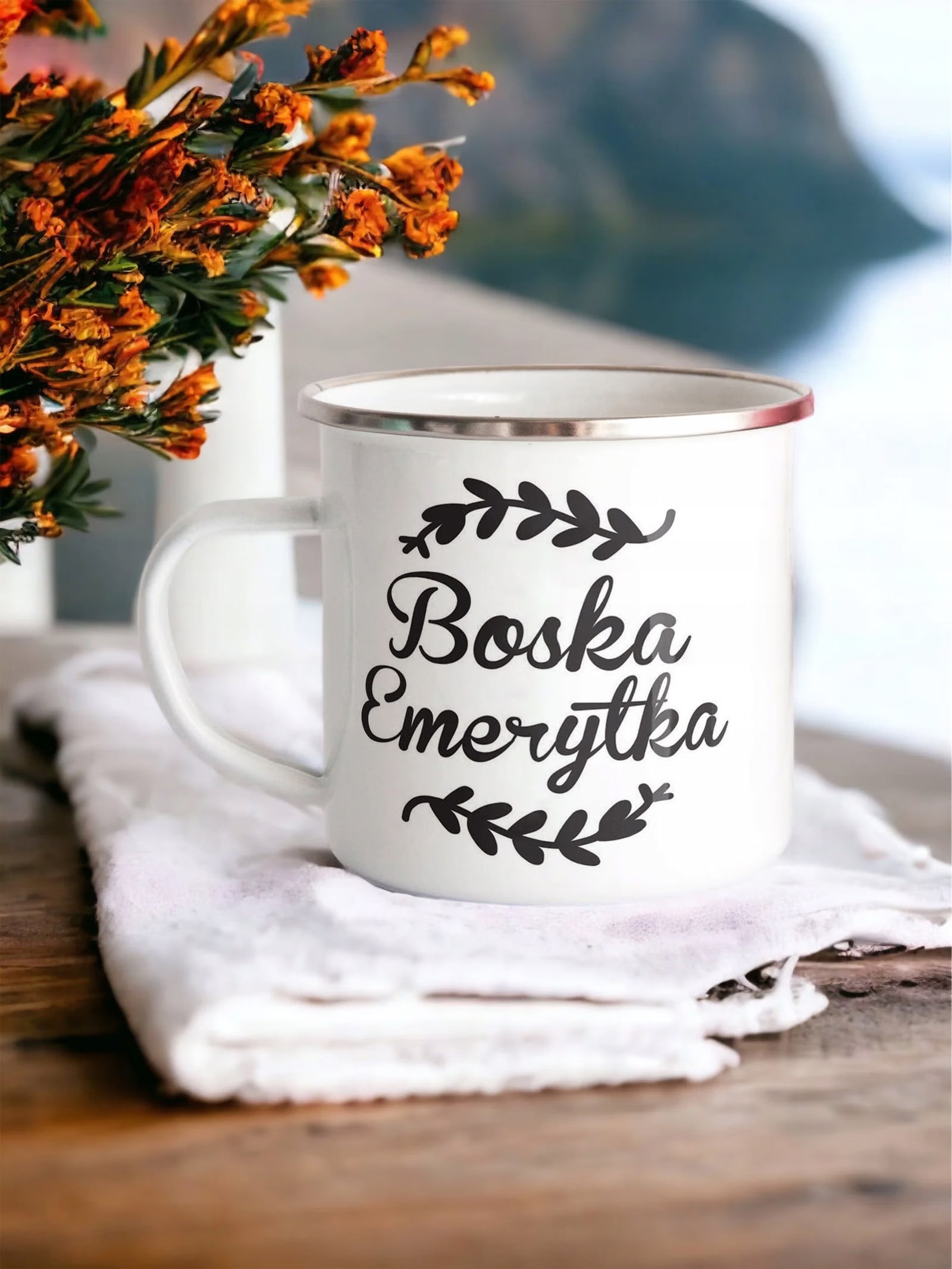 Kubek Emaliowany z okazji Emerytury Dla Emerytki z Nadrukiem Biały Metalowy