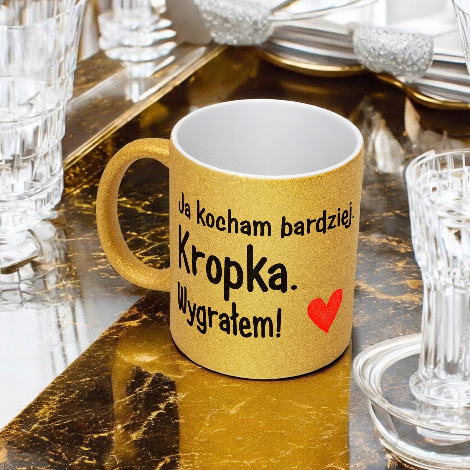 Złoty kubek brokatowy Walentynki Ja Kocham Bardziej Kropka Prezent