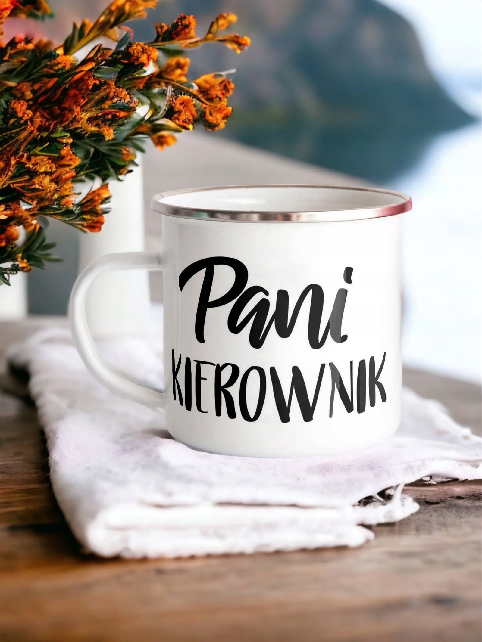 Kubek Emaliowany Pani Kierownik Dla Kobiety z Nadrukiem Biały Metalowy