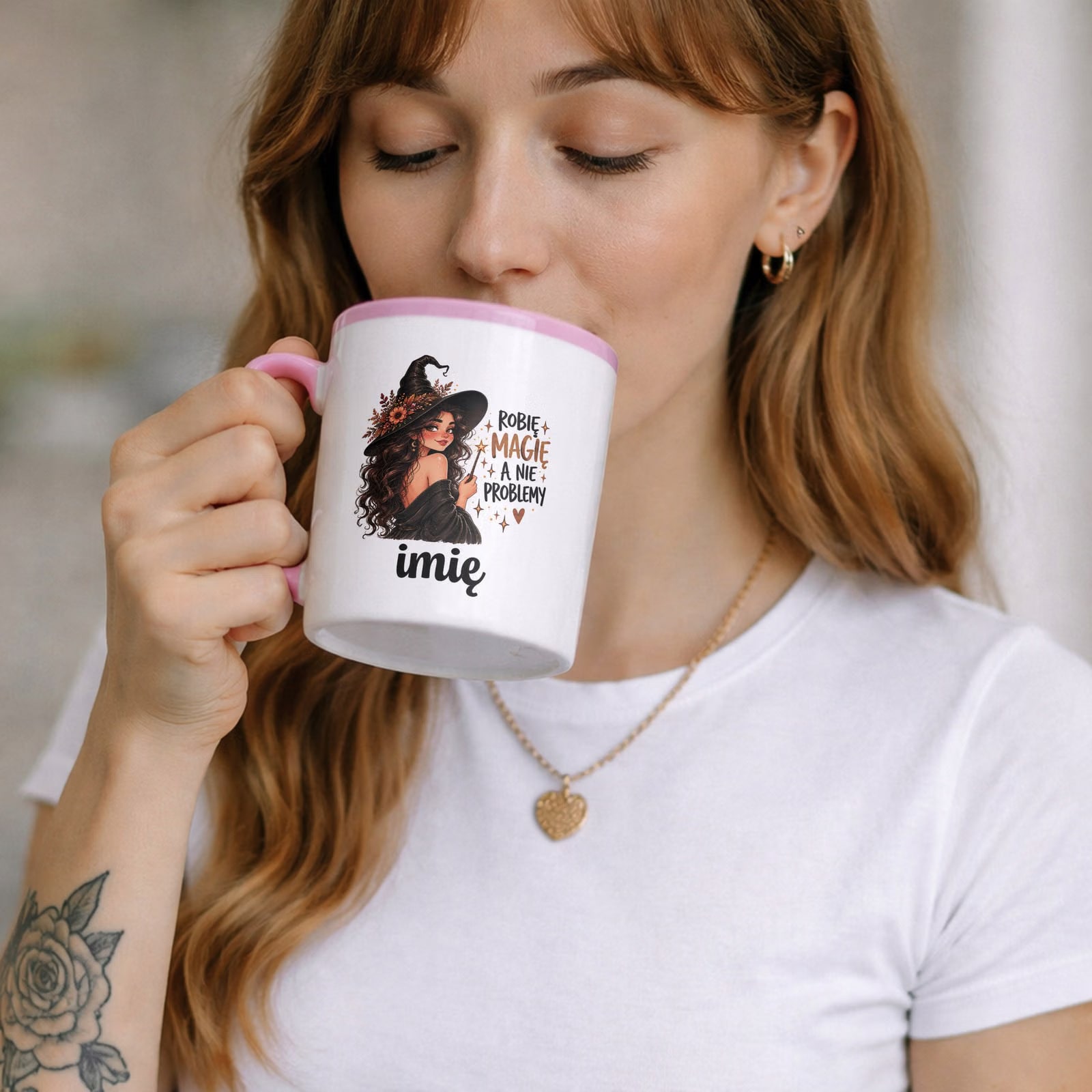 Kubek Różowy Personalizowany z Nadrukiem Dla Kobiet Czarownica Wiedźma