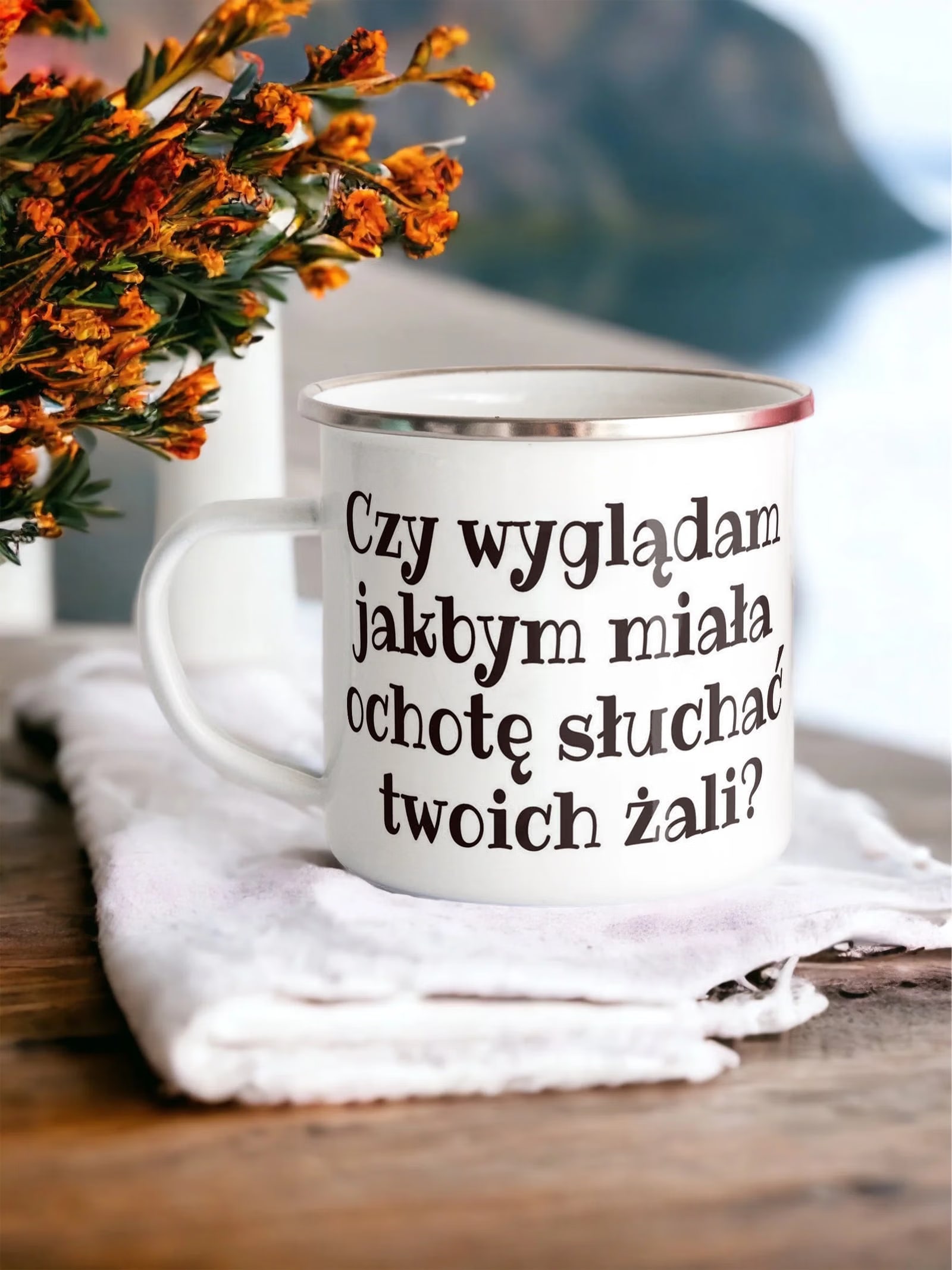 Kubek Emaliowany Czy Wyglądam Jakbym Zabawny z Nadrukiem Biały Metalowy