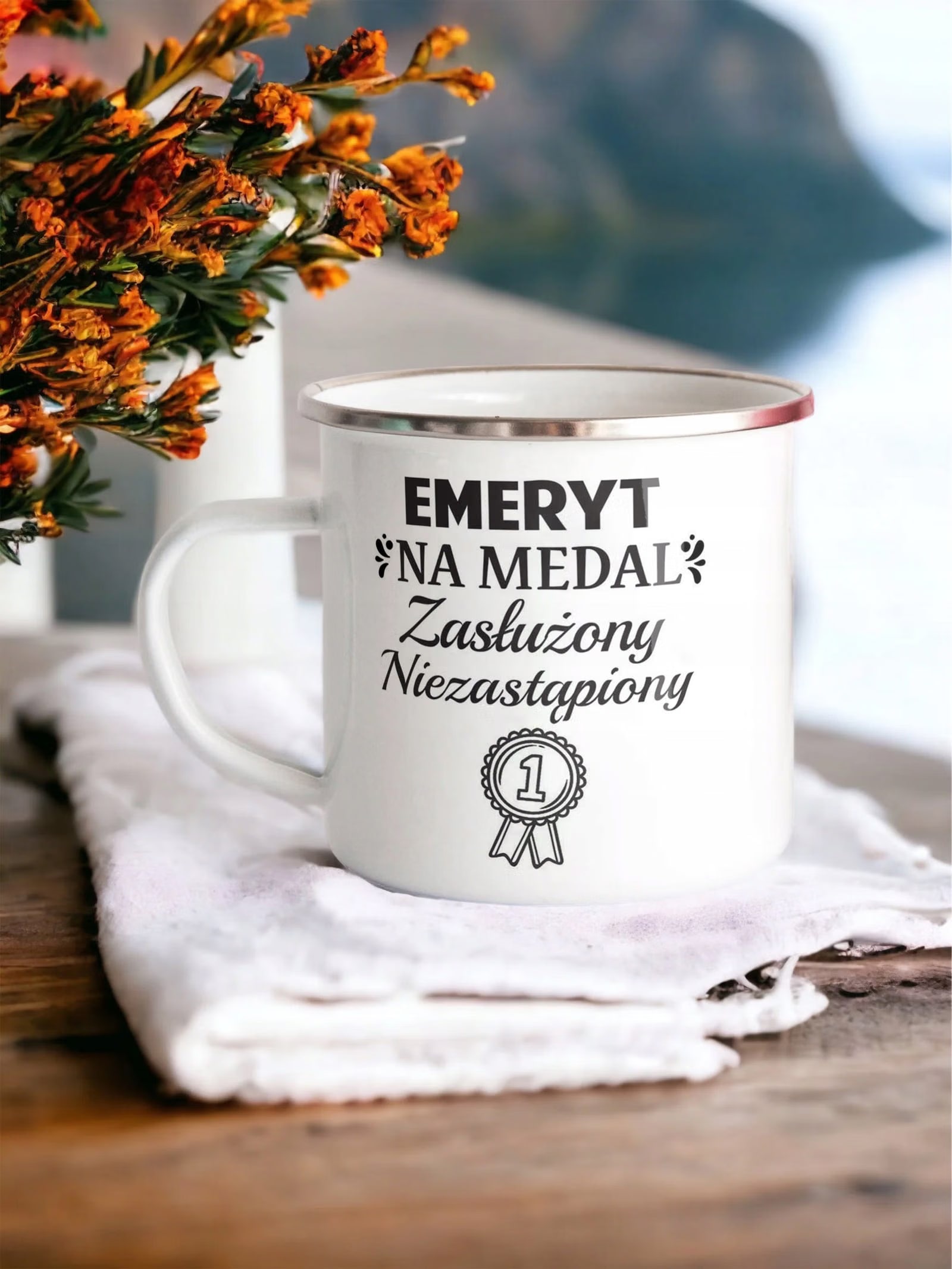 Kubek Emaliowany z okazji Emerytury Dla Emeryta z Nadrukiem Biały Metalowy