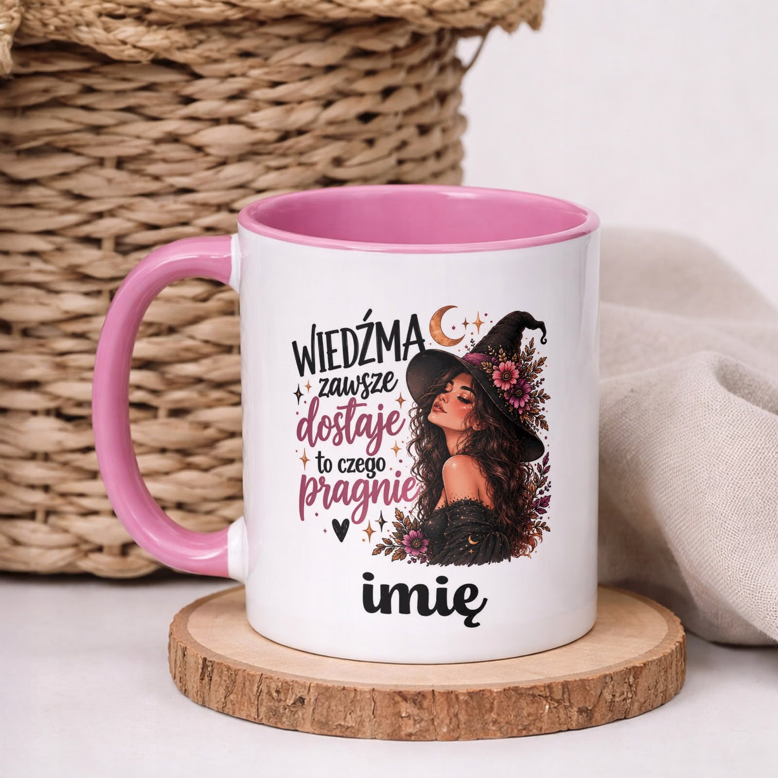 Kubek Różowy Personalizowany z Nadrukiem Dla Kobiet Czarownica Wiedźma