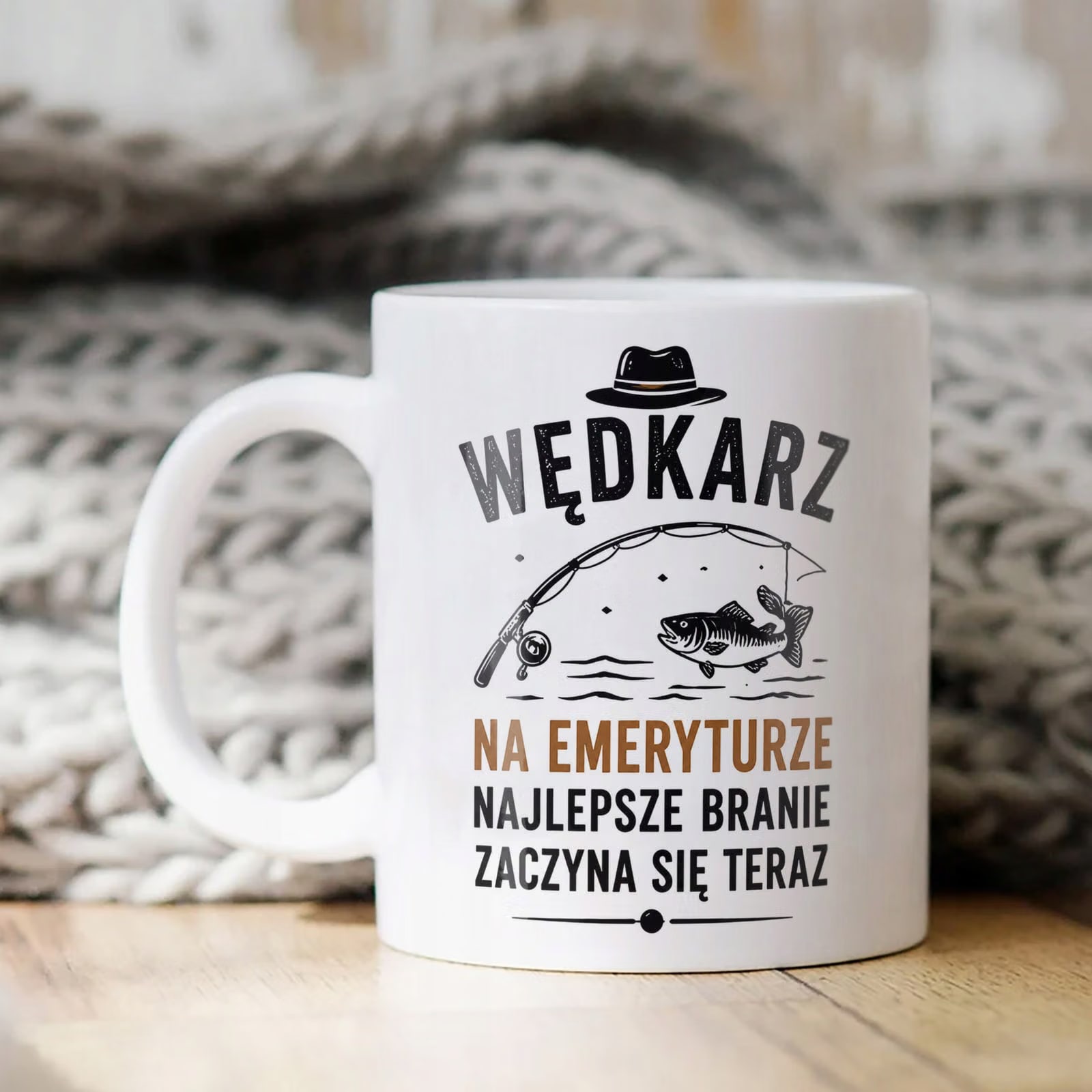 Biały Kubek z nadrukiem Emerytura Dla Emeryta Upominek Prezent