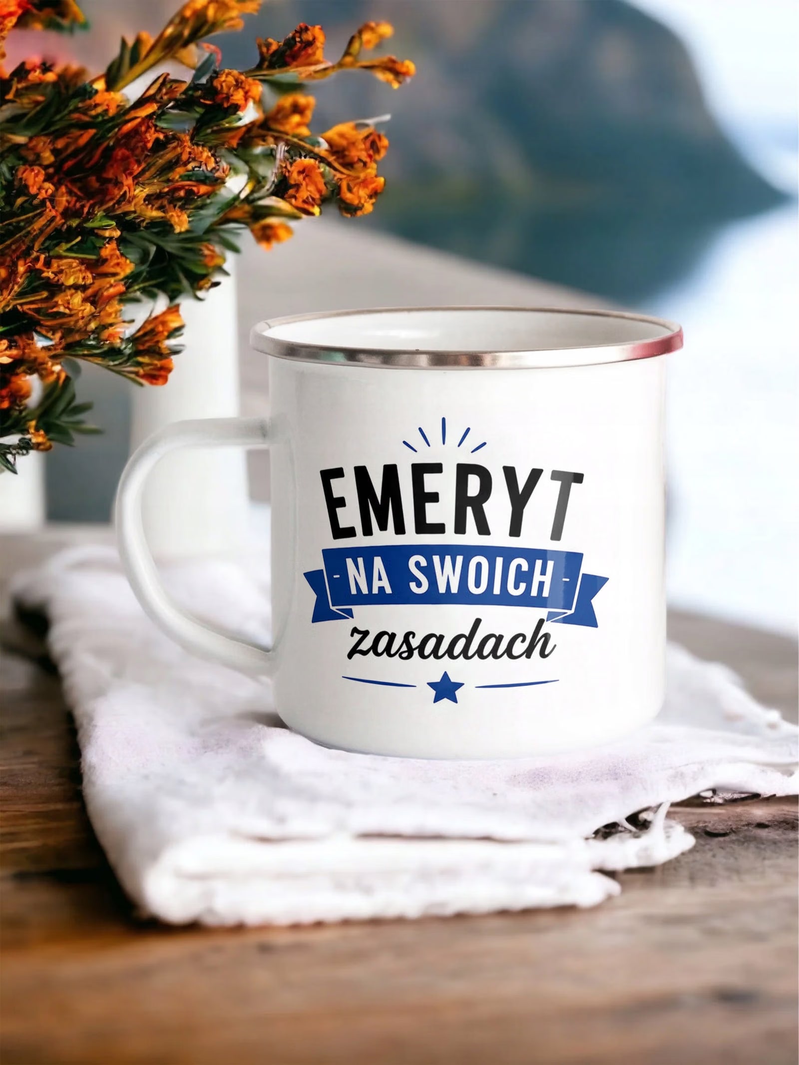 Kubek Emaliowany Emerytura Dla Emeryta z Nadrukiem Biały Metalowy Prezent
