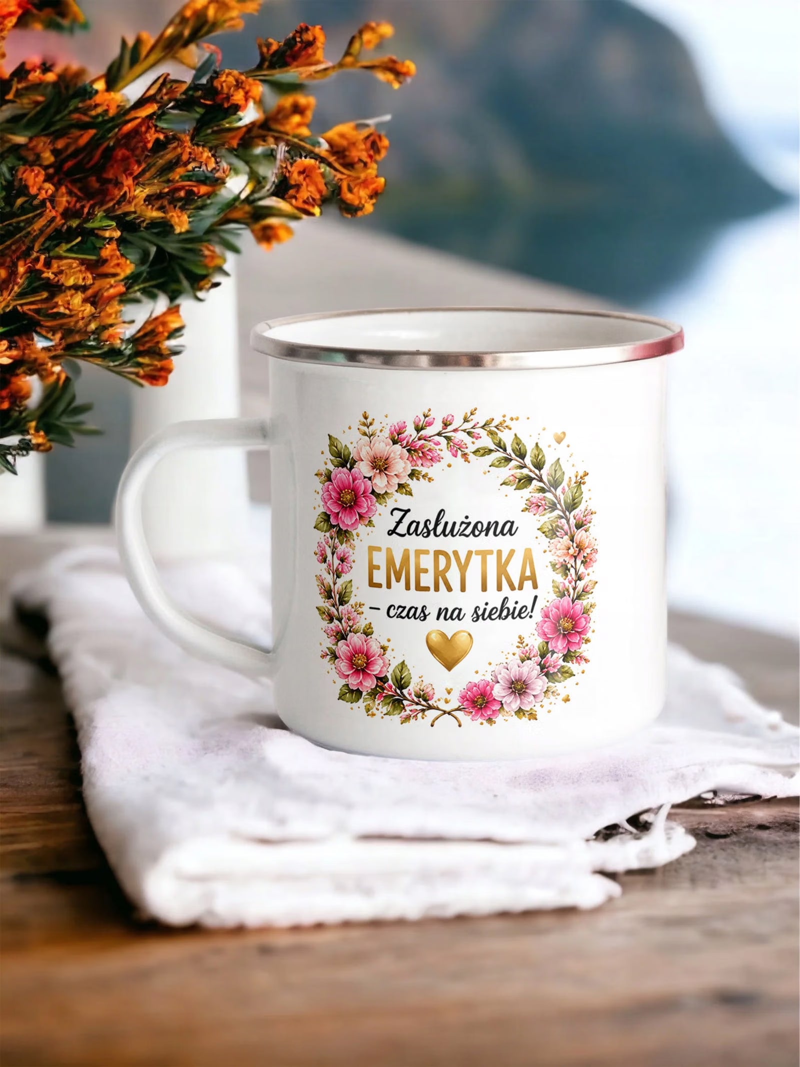 Kubek Emaliowany Emerytura Dla Emerytki z Nadrukiem Biały Metalowy Prezent