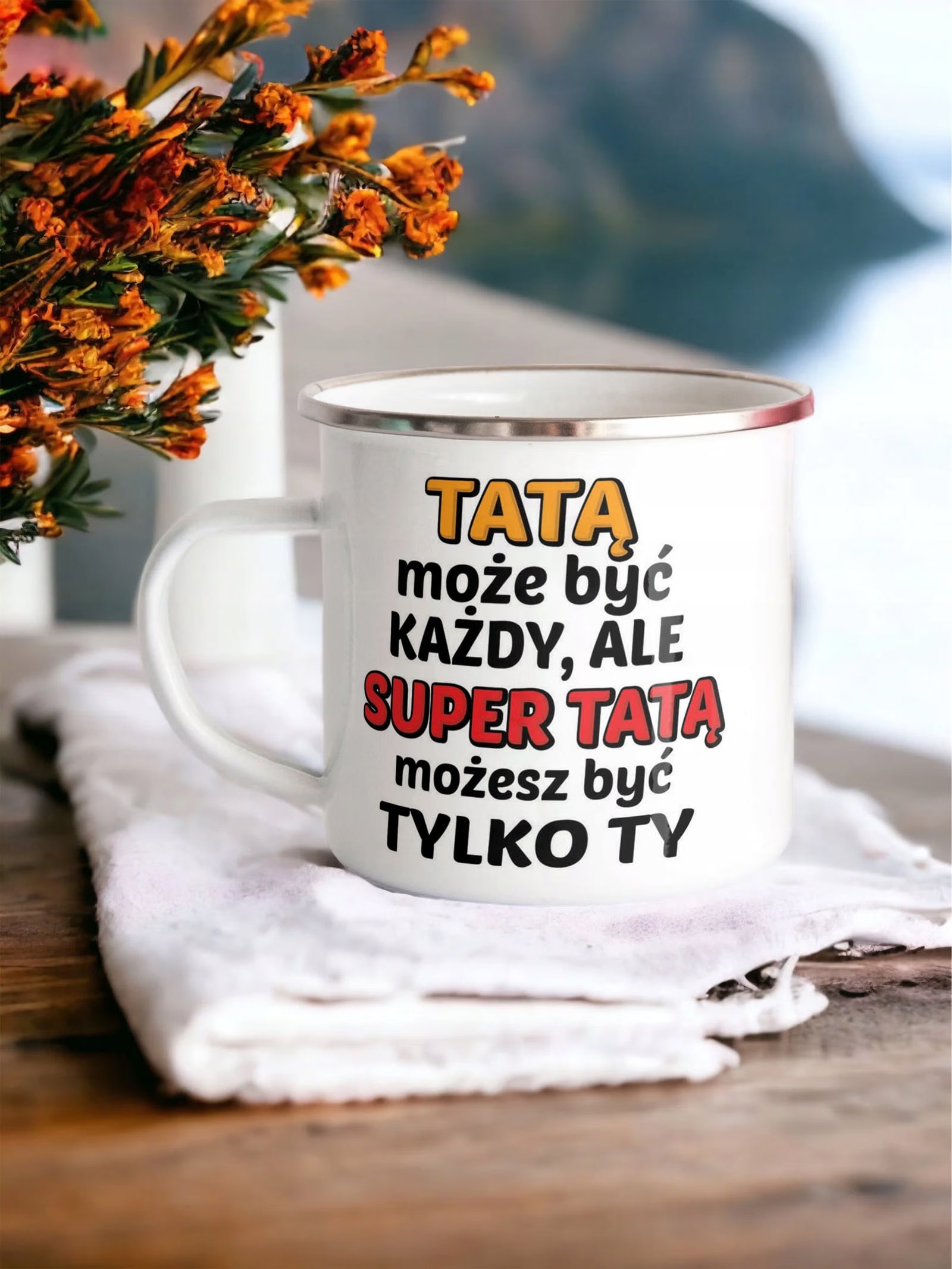 Kubek Emaliowany Dzień Ojca Dla Taty Tatą Może z Nadrukiem Biały Metalowy